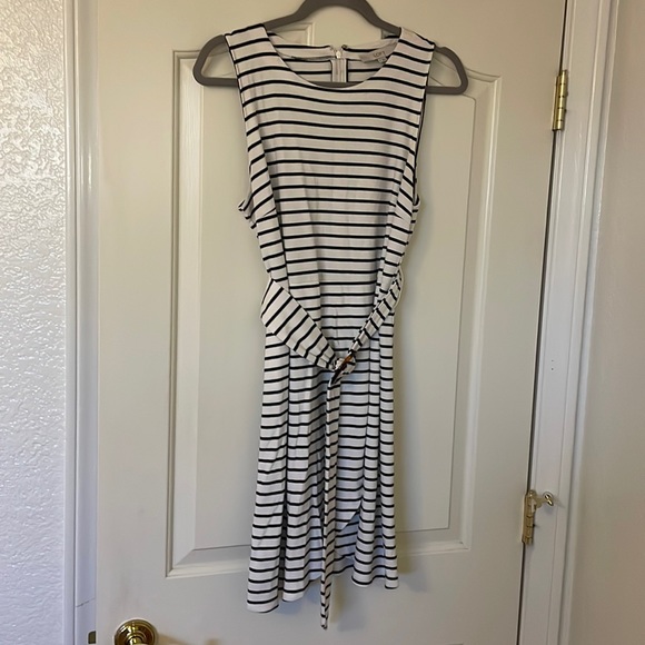 Striped Tortoiseshell Print Belted Wrap Dress in Size 12 - Picture 1 of 8